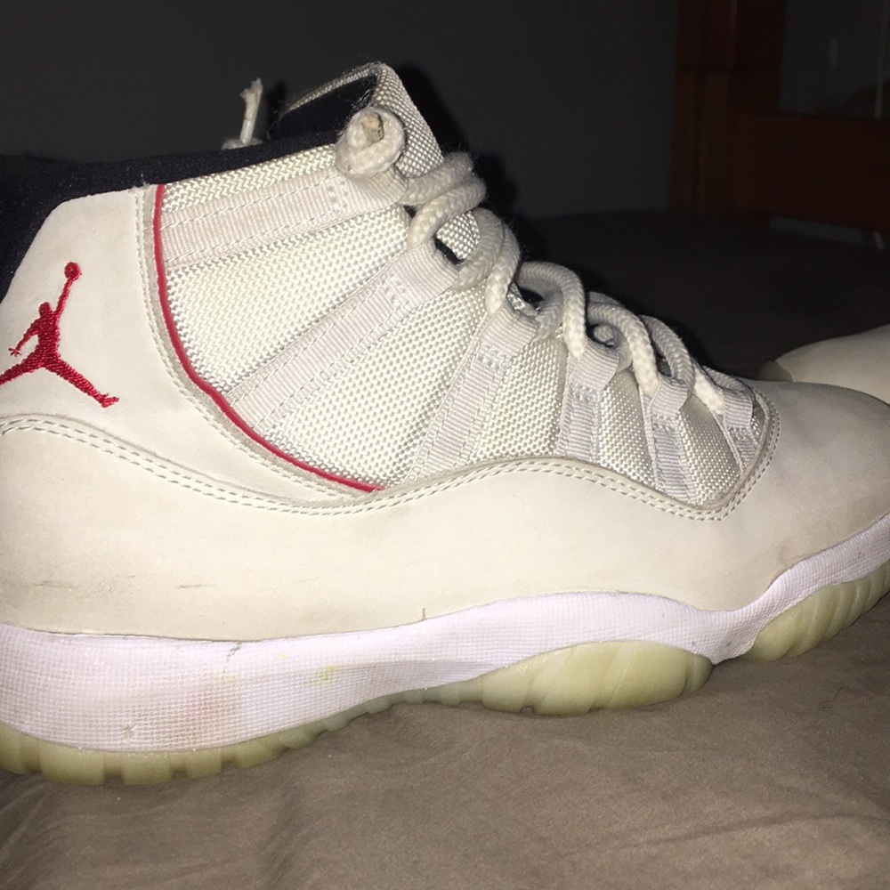 Retro 11s platinum tint size 8.5